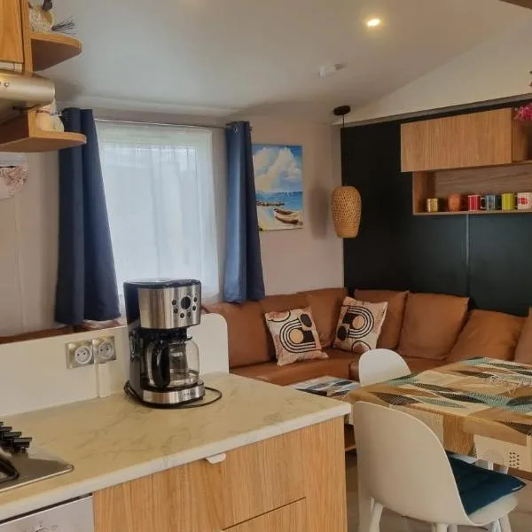 Charmant bungalow à Piriac-sur-Mer avec piscine partagée, khách sạn ở Piriac-sur-Mer