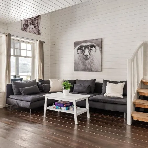 Cabin in Trysil with seaview to lake, hotel v destinaci Trysil