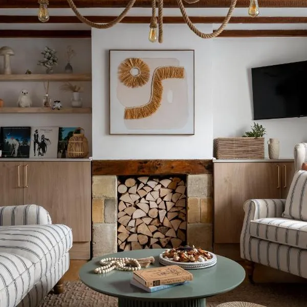 Stow on the Wold Scandi Chic Authentic Cottage, hotel v destinaci Stow-on-the-Wold