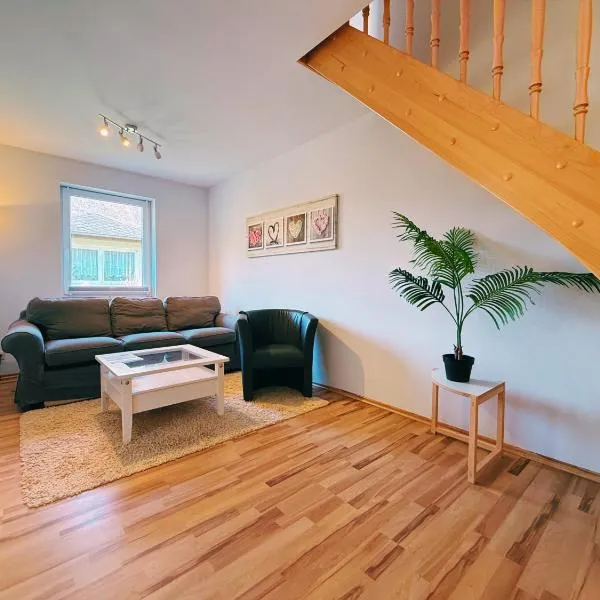 Ferienwohnung 3 & 4 Wald & See, khách sạn ở Zirchow