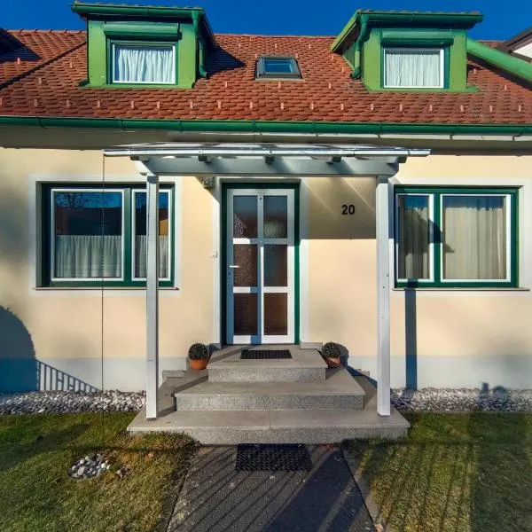 Ferienhaus - gemütlich und traditionell auf 90 m2, ξενοδοχείο σε Fuerstenfeld