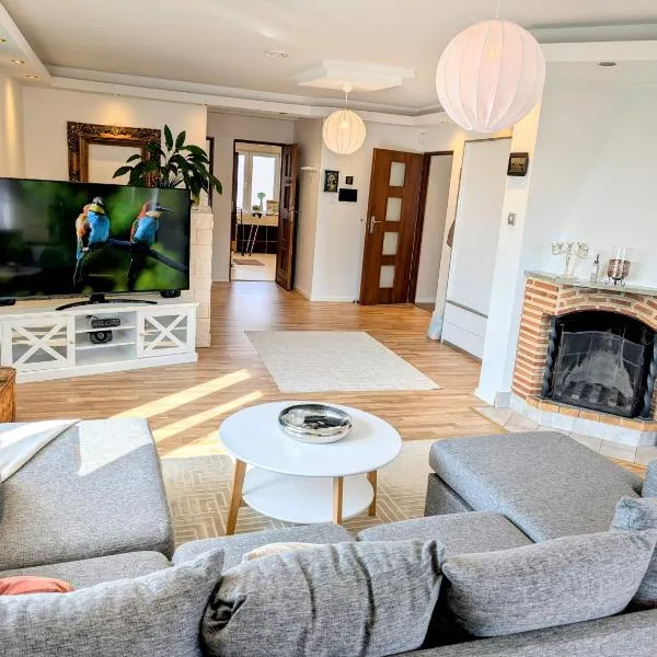 Luxury Villa 130 m2 centrally、カトリーネホルムのホテル