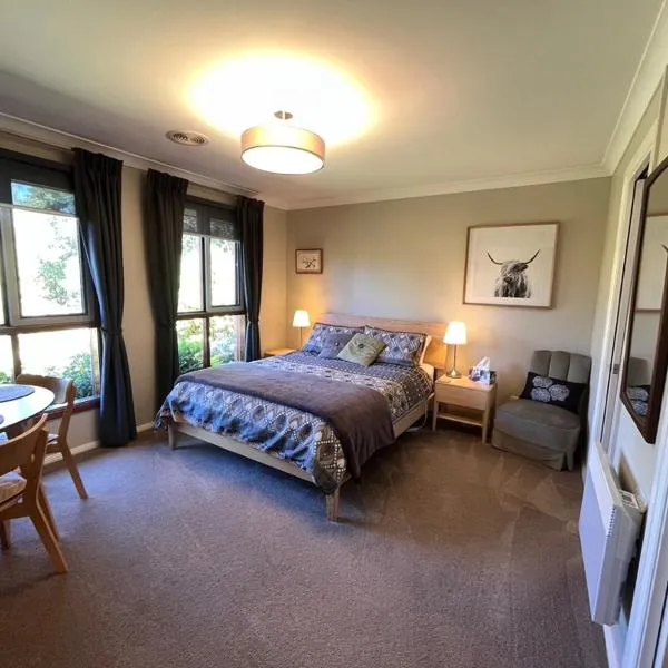 The Red Letterbox、ブラックヒースのホテル