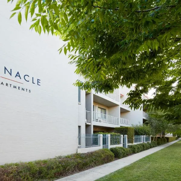 Pinnacle Apartments, hotell sihtkohas Canberra