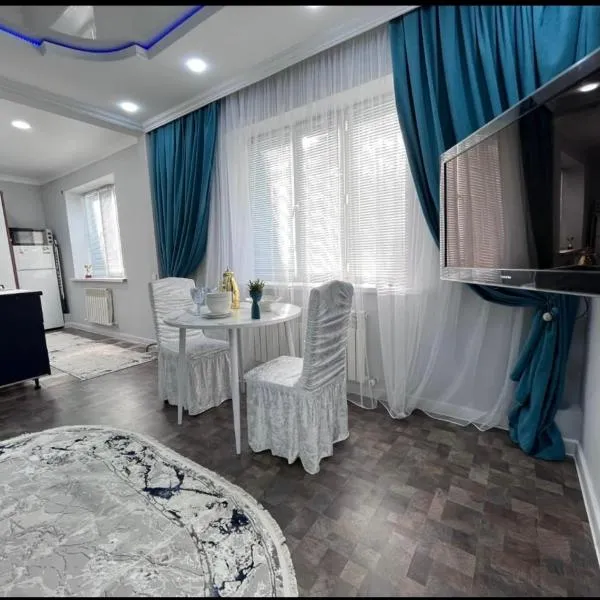 Однокомнатная квартира нефтяной столицы мкр Нурсая, hotel in Atyraū