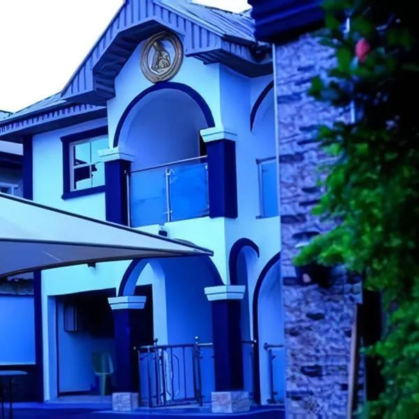 Luxurious Lukes Apartment, hótel í Benin City