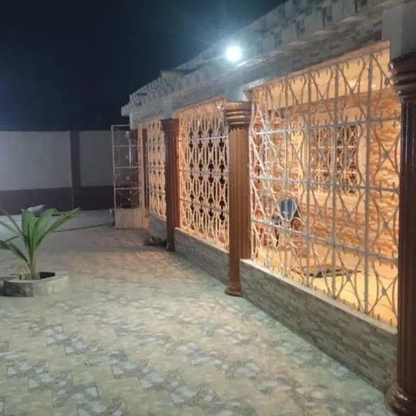 Marongs Appartment, ξενοδοχείο σε Djalabango