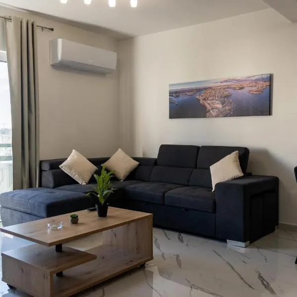 Brand New 3BR Apt in Gzira, khách sạn ở Il-Gżira