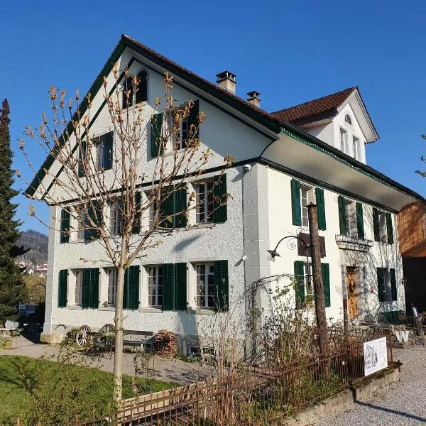 Huus74, hotell i Menziken