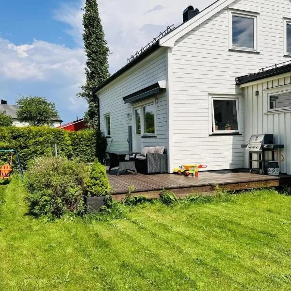 Beautiful spacious home w garden, hotel v destinaci Trondheim