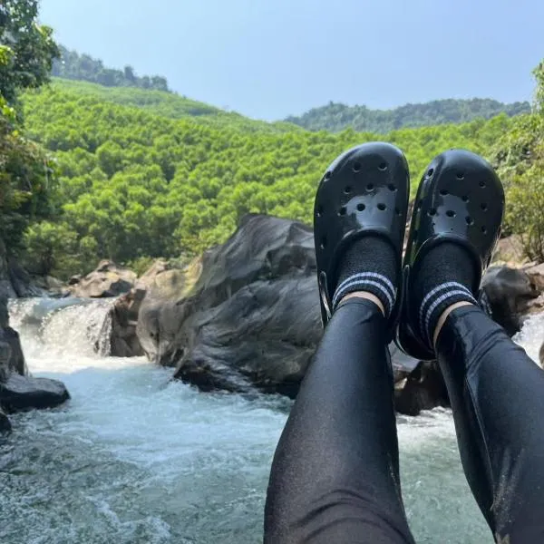 Daily Free Trekking Tour - Nguyen Shack, hotel in Phong Nha