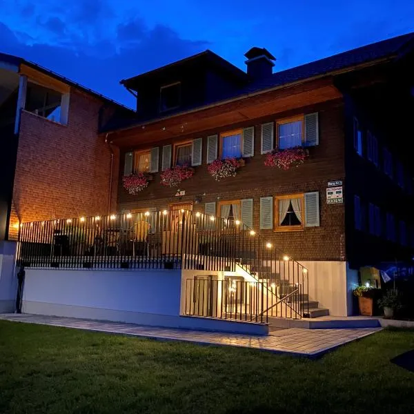 Chalet & Almhostel Alpenperle - Selbstversorger Unterkunft, hotel in Tannheim