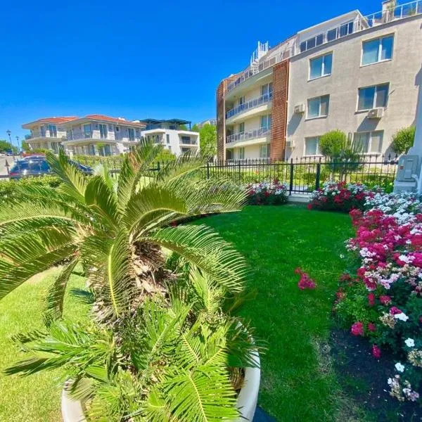 Rose Garden Deluxe, hôtel à Tchernomorets