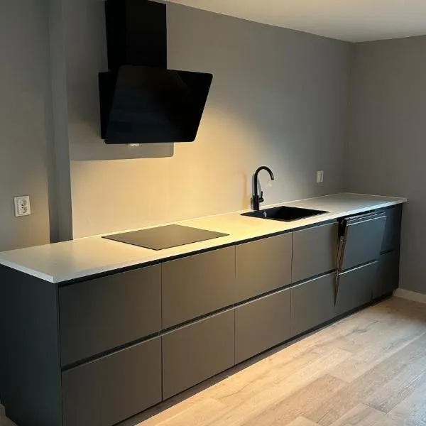 Downtown 2-bedroom apartment, hotel in Haugesund