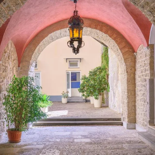 Palazzo Gargiulo Luxury Rooms & Suites, hotel in Sorrento