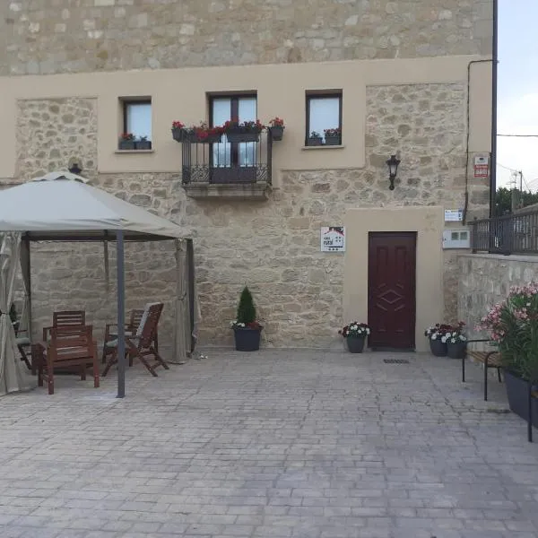 Casa Rural La Maestra, hotel in Bozoo