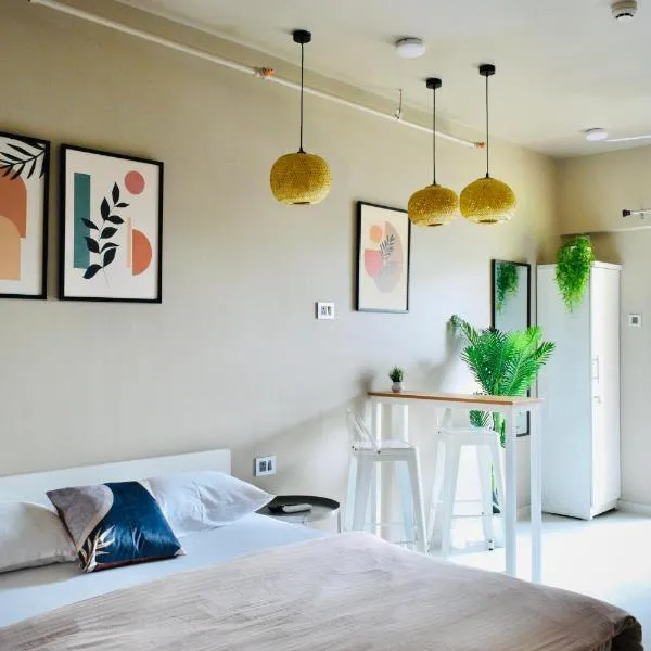 Abhibha Suites, hotel in Pune