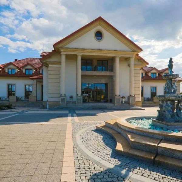 Pałac w Konarach: Konary şehrinde bir otel