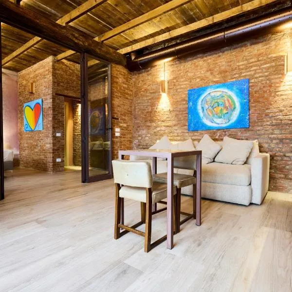 Red Moon-Emme Loft, hotel in Milan