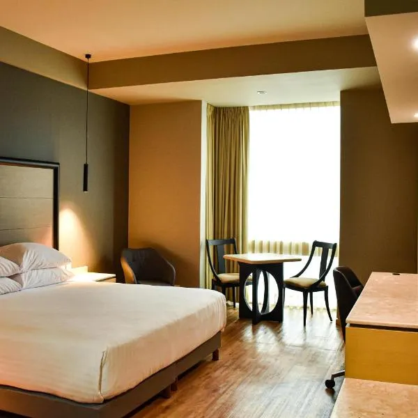 Ramada by Wyndham Mexico City Santa Fe, Hotel in Mexiko-Stadt