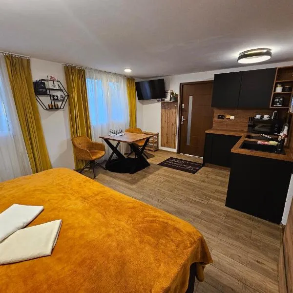 Apartmány Lenka Bešeňová 104, hotel in Bešeňová