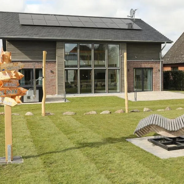 NEU Villa Heidetraum, 20 Gaeste, Sauna, Pool, hotel v destinaci Dorfmark