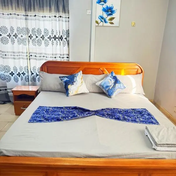 Estepona Playa, hotel in Accra