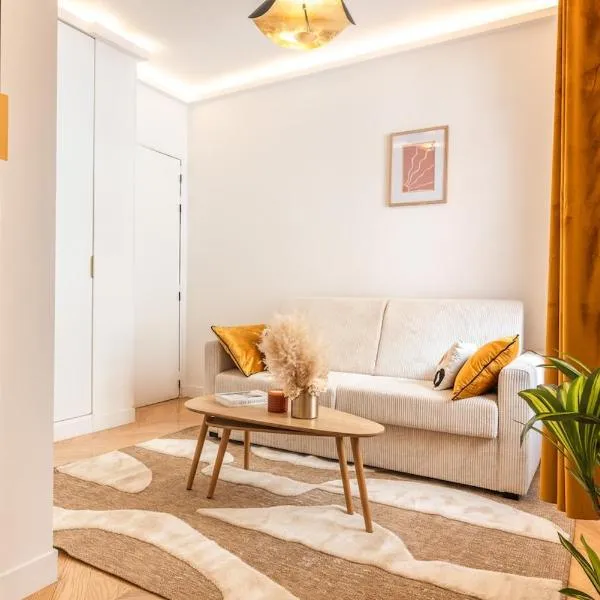 Appartement Raffiné avec Jacuzzi et AC - 6P – hotel w Paryżu