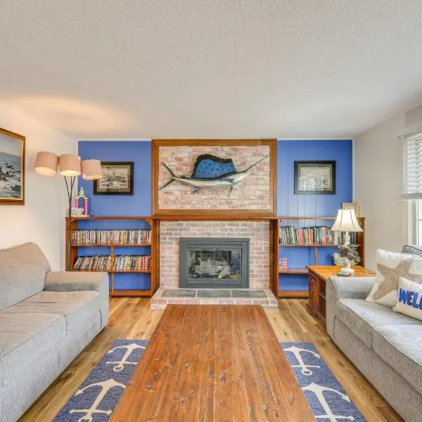 Home 6 Mi to Wellfleet Village! Bike Trail Access, Hotel in Wellfleet