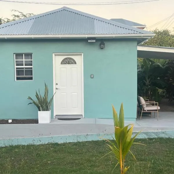 Serenity Cove Cottage, hotel v destinaci Cedar Grove