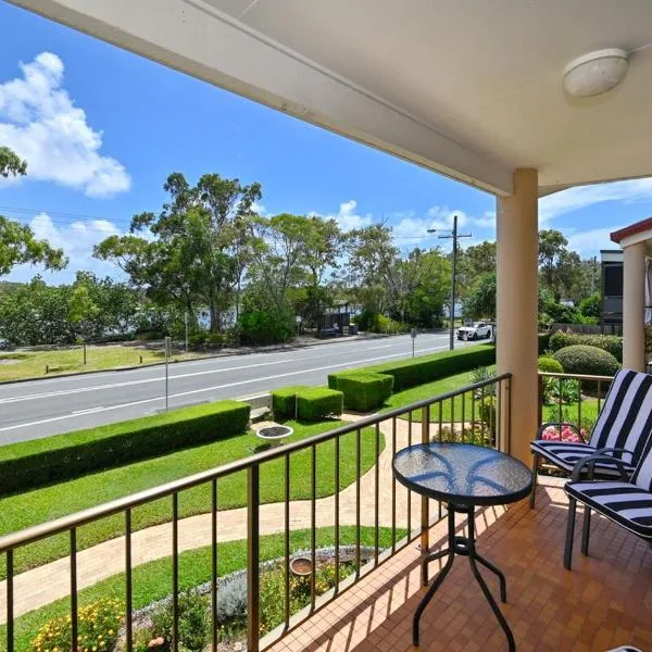 Quiet Waters Riverfront Escape, хотел в Маручидор