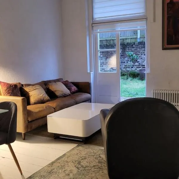 One Bed Garden Flat - Prime location - Free Onsite Parking - Own Entrance, hotel a Brighton & Hove