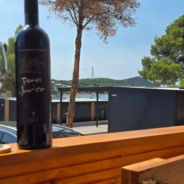 Mobile home Lučica, hotel in Drage