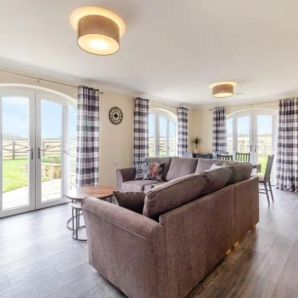 Haystax Holiday Lodges, hotel in Knitsley