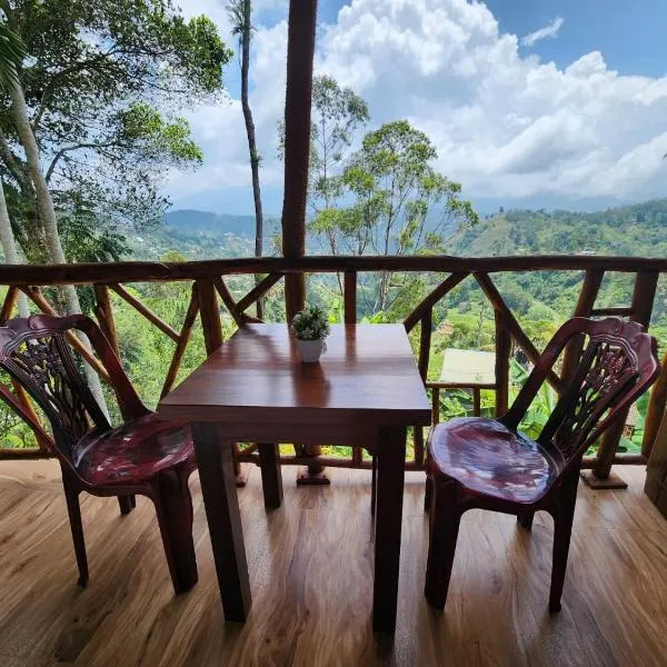 Golden rich view, hotel in Ella