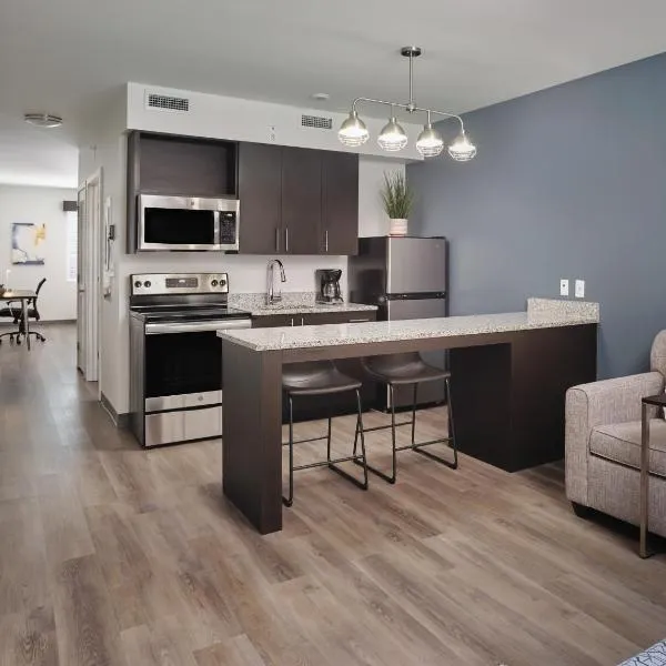 stayAPT Suites Fort Worth-Fossil Creek，位于沃思堡的酒店