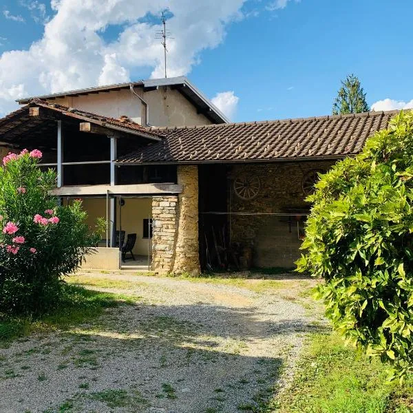 Duplex in casa rurale con cortile privato, hotel in Lugano