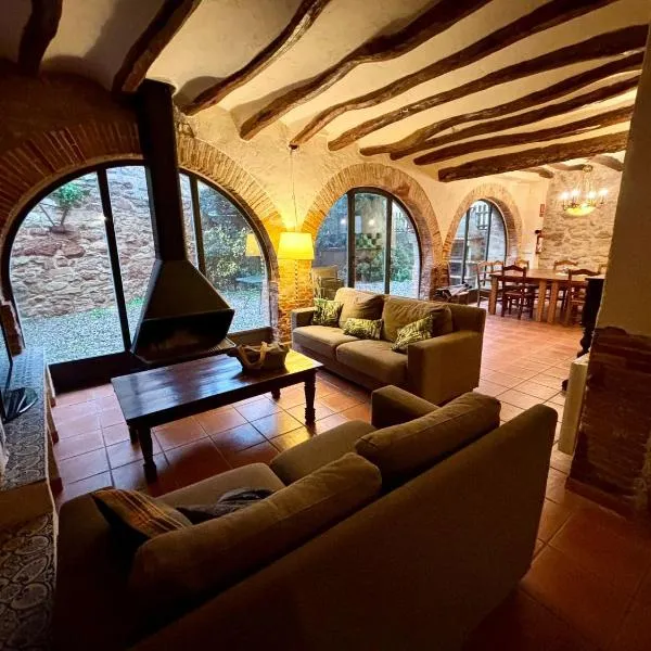 Cal Capdevila, hotel di Pira