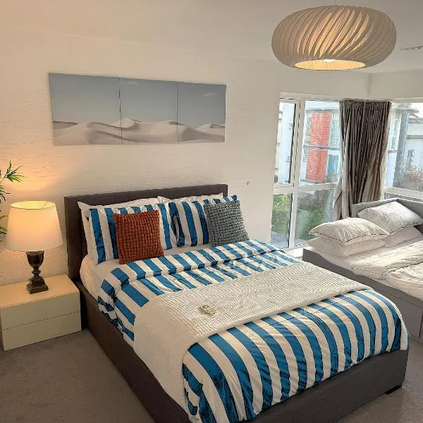 Luxury Rooms - Pick a Room - Free Parking & Kitchen Access, Near Etihad Stadium, The Coop Live & Piccadilly Station, Manchester, hotel en Mánchester