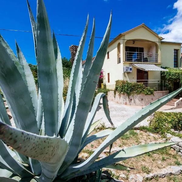 Apartments with parking space Sali, Dugi otok - 24032, hotel in Sali