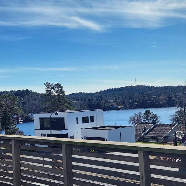 Modern leilighet med fin utsikt fra terrassen, Lillesand