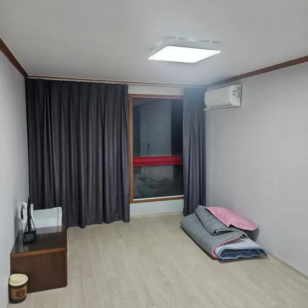 Mark Minbak 5th floor 602, hotel di Busan