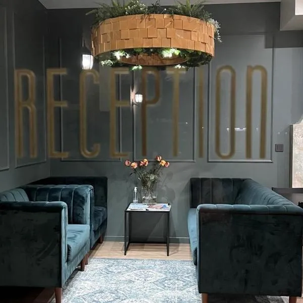 Hôtel des 4 Soleils, отель в Экс-ле-Бен