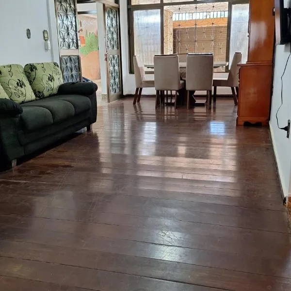 Casa Completa até 20 pessoas, Hotel in Ribeirão Preto