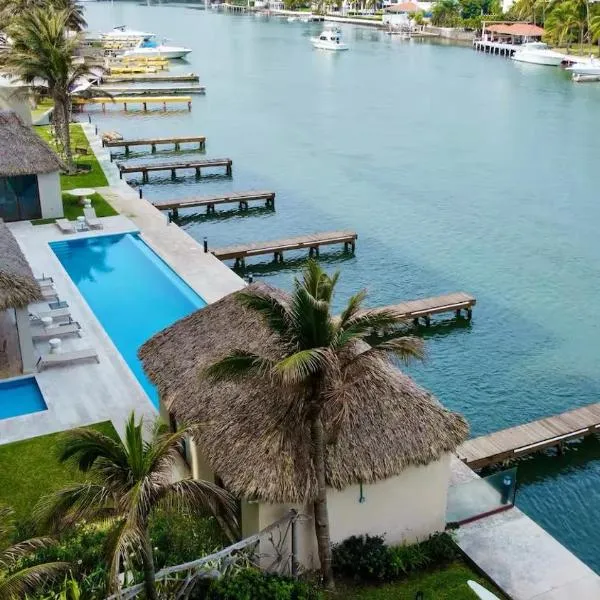 Lujoso Penthouse con alberca vista increíble al Mar y Rio en el Estero, hotel in Boca del Río