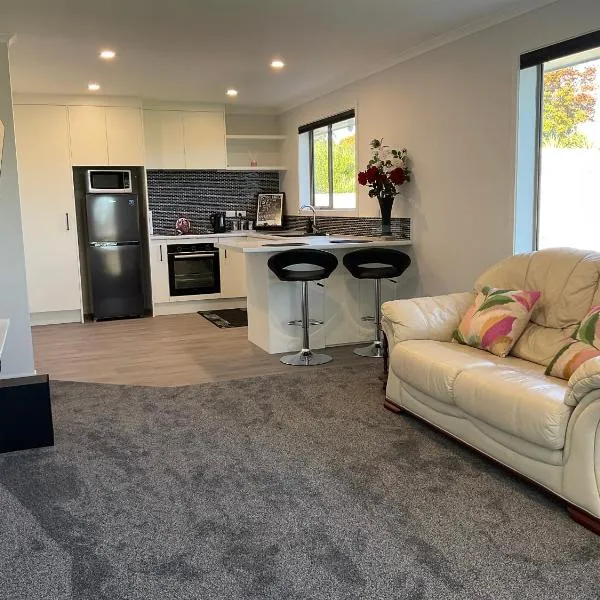 Di Lusso Lansdowne, Hotel in Masterton