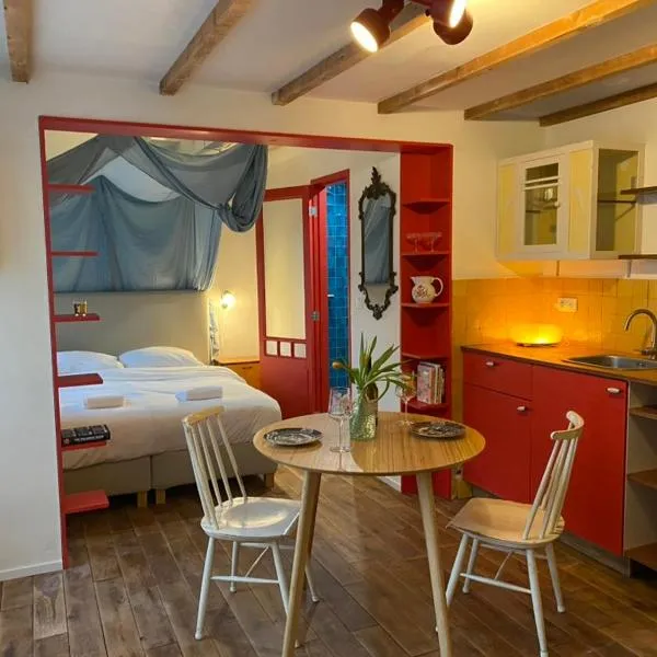 charming studio in Amsterdam-Noord, hotel in Amsterdam