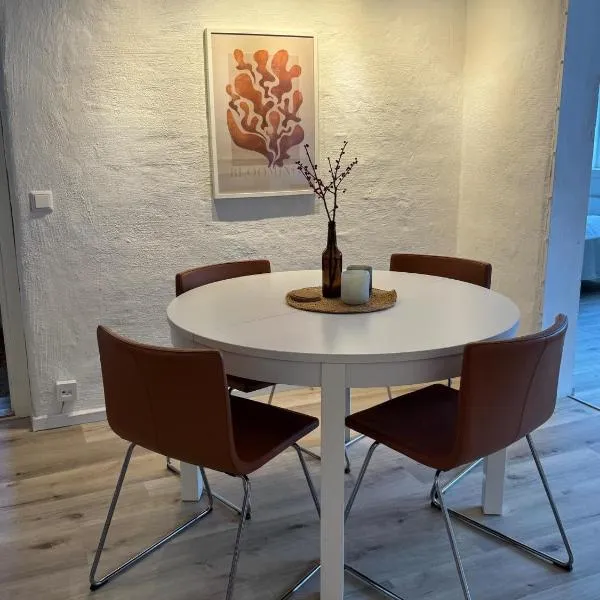 Nyrenoverad 2-rummare med gratis laddning för elbil,位于Bankeryd的酒店