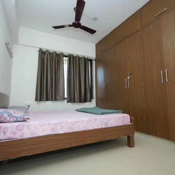 Newly Built Spacious and luxurious 4BHK apartment in Tirupati with Fully Functional Kitchen, Wifi, and Ample space for car Parking, hotel in Tirupati