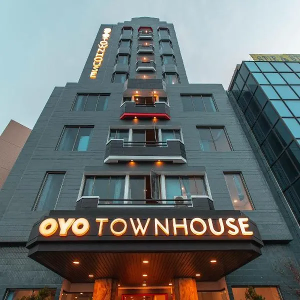 Super OYO Townhouse 1 Hotel Salemba, hotel di Jakarta